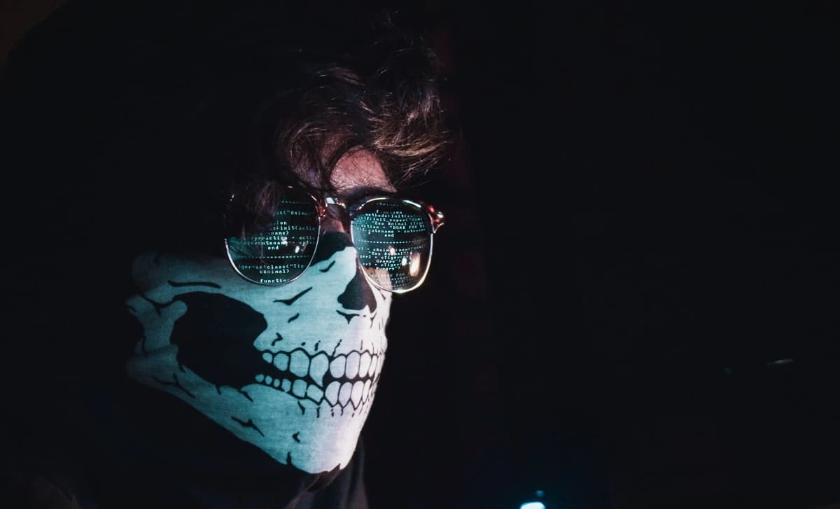 SOCIAL_SOCIAL_SEACOM-South-Africa-8-out-of-10-enterprises-have-been-target